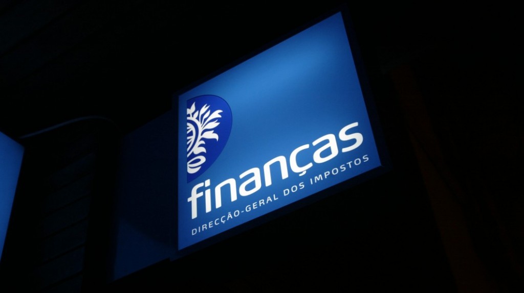 Deco recebe 150 queixas diárias de IRS