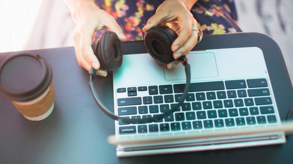 Portugueses ouvem frequentemente música no PC