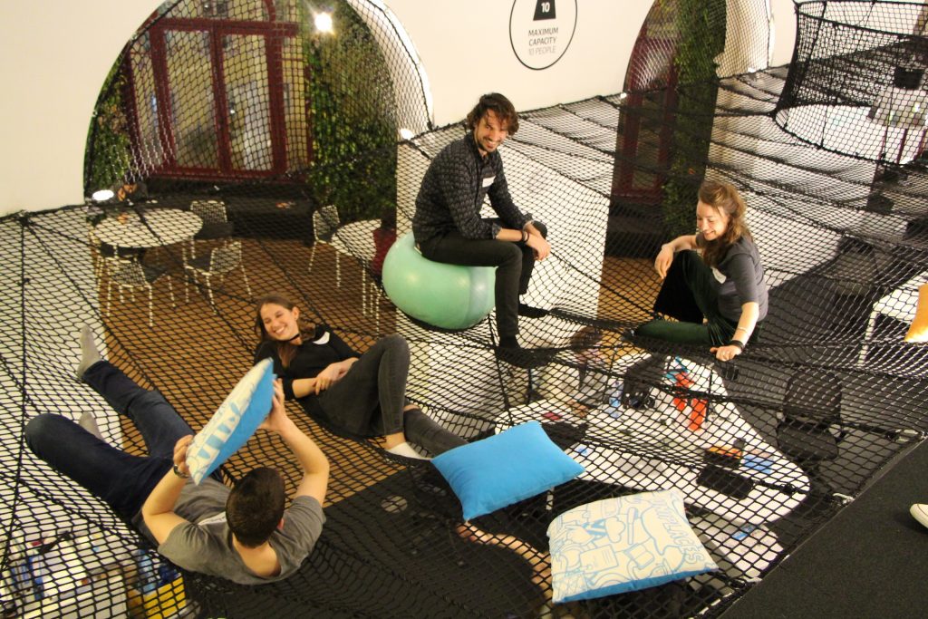 Estudantes portugueses preferem investir as suas poupanças em viagens