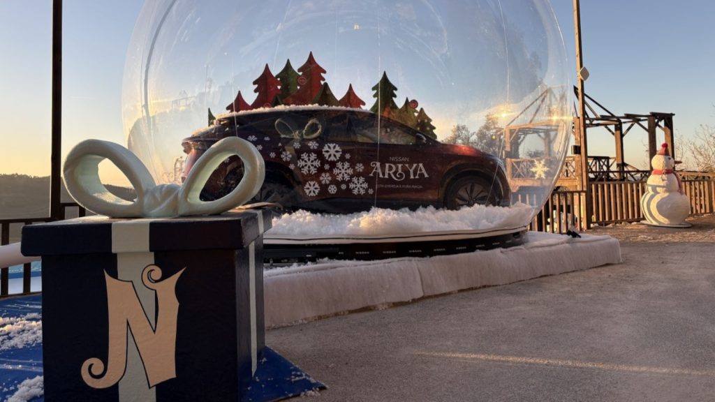 Nissan celebra Natal de forma especial como viatura oficial da Óbidos Vila Natal 2025