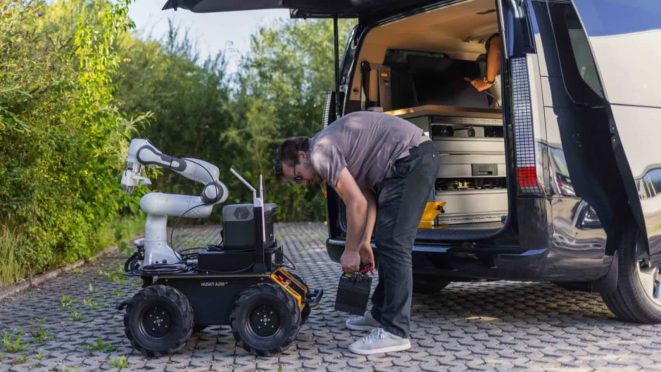Hyundai cria laboratório móvel de robótica para promover a educação ambiental