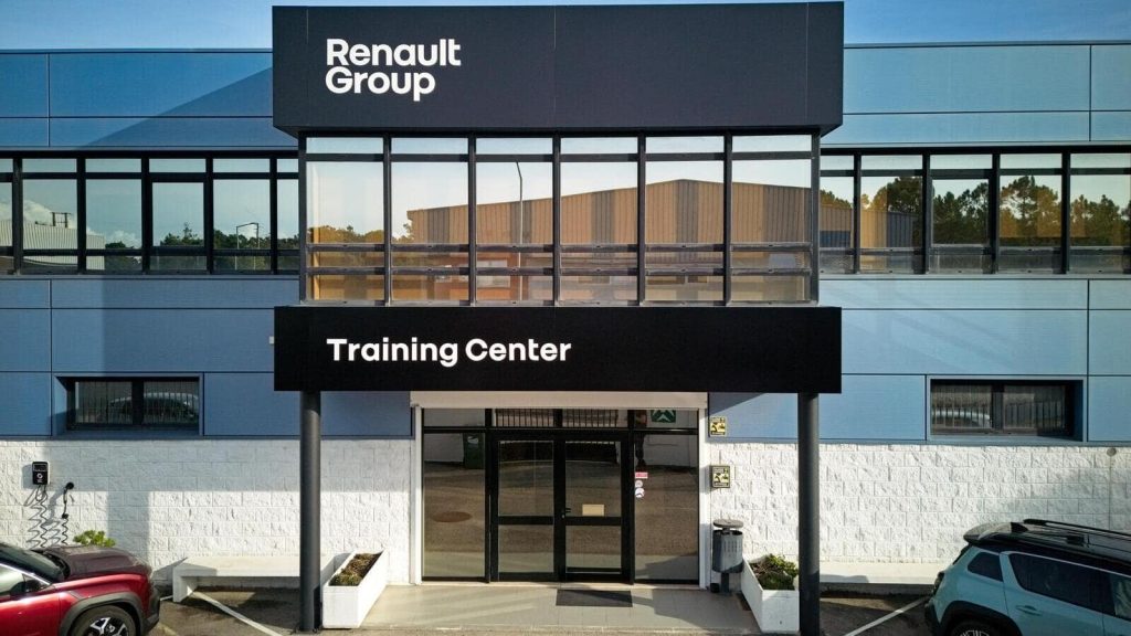 Grupo Renault investe meio milhão de euros em novo centro de formação no Seixal