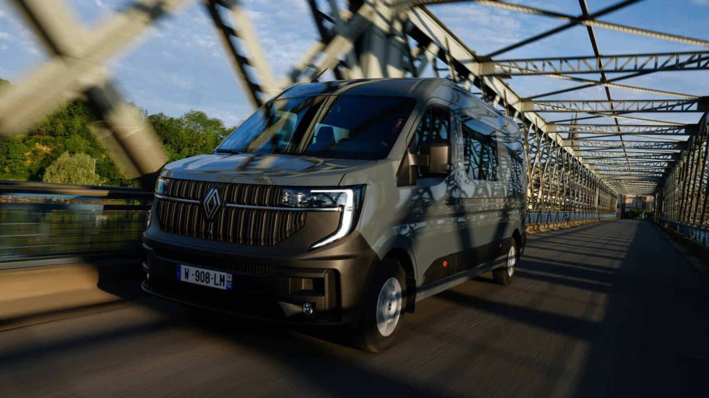 Renault Master: o furgão está a aumentar a sua gama e a adotar novas funcionalidades